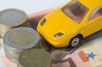 Versicherungen - Auto, Geld, costs, Finanzen, Luxus, Heben, rent, Versicherung, Bezahlen, Lohn, Kaufen, Idee, Weiß, Ersparnisse, Steuern, EU Währung, Euro, Costs Of Living,.