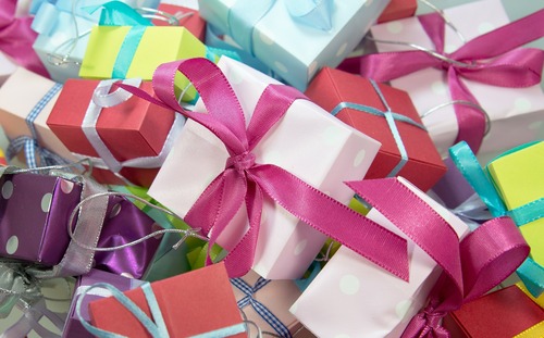 Geschenke shoppen im Internet – das ist zu beachten