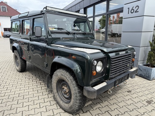 Land Rover Defender TD5 110 Station Wagon
