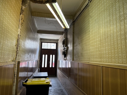 Hauseingang - 7 Zimmer Mehrfamilienhaus, Wohnhaus zum Kaufen in Ohrdruf