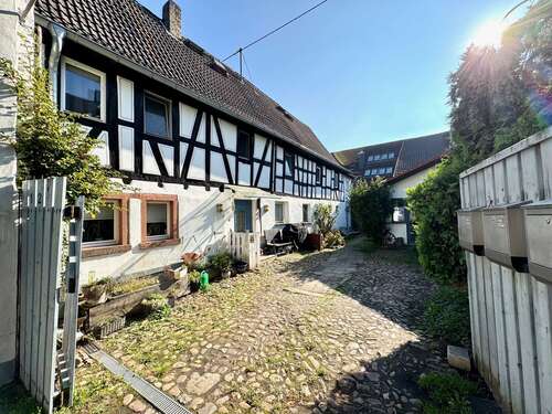 Foto - Haus zum Kaufen in Hattersheim - Eddersheim am Main 798.000,00 € 395 m²