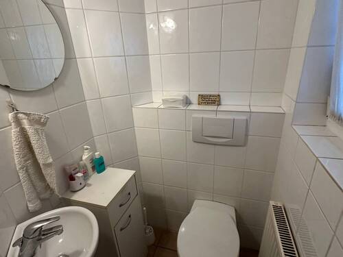  Gäste WC - 4 Zimmer Doppelhaushälfte in Celle