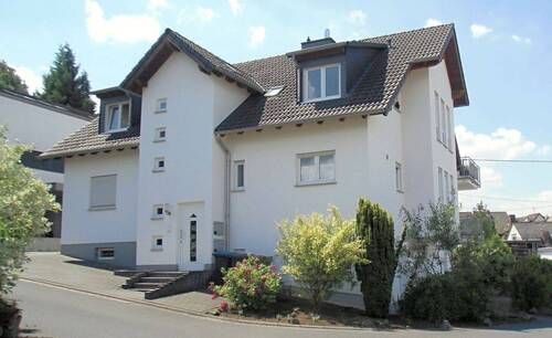 Hausansicht - Helle 3-ZKB-Wohnung mit Balkon & Garage in ruhiger Lage von Vallendar
