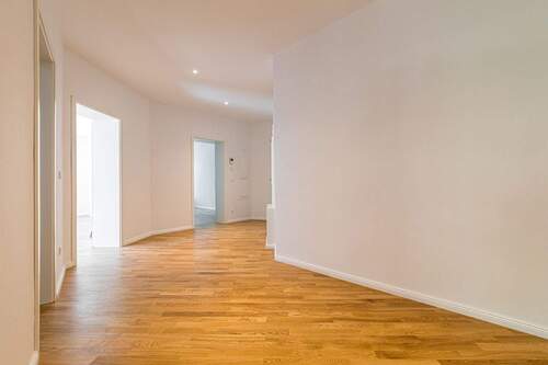 Flur - Etagenwohnung mit 99,00 m² in Leipzig zum Kaufen