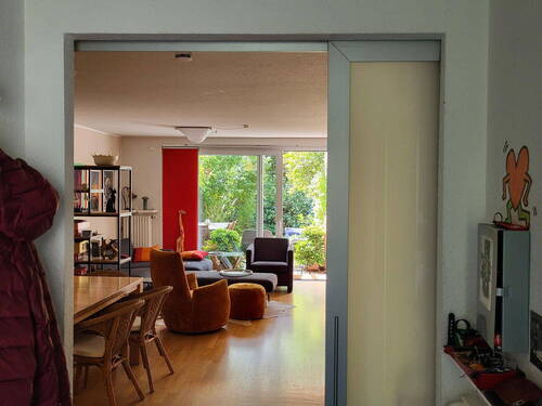 Blick vom Flur zum Wohnzimmer - Reihenmittelhaus mit 130,00 m² in Heidelberg zum Kaufen