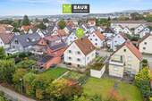 Luftaufnahme - Mehrfamilienhaus, Wohnhaus mit 130,00 m² in Weingarten zum Kaufen