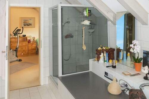 Bad mit Wanne+Dusche - 