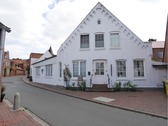 Charmantes StadthausMehrfamilienhaus mit 3 Wohnungen in 25836 Garding zu verkaufen.