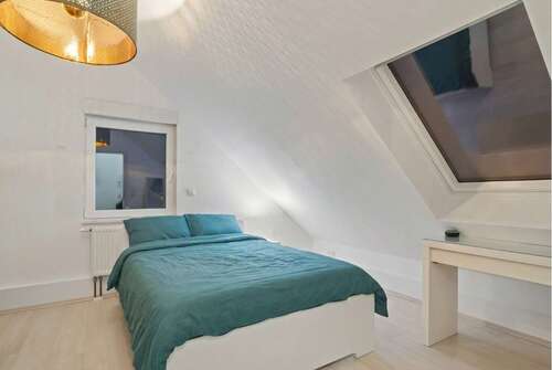 Schlafzimmer - 10 Zimmer Mehrfamilienhaus, Wohnhaus in Rodgau