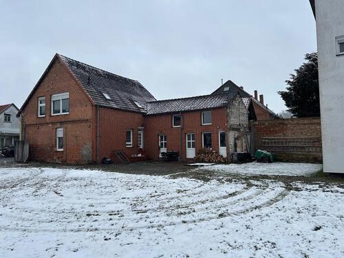 Foto - Einfamilienhaus mit kleiner Werkstatt und Baugrundstück