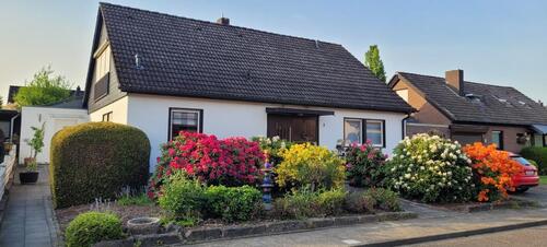 Foto - Einfamilienhaus mit Garage u. Wintergarten in Sackgasse