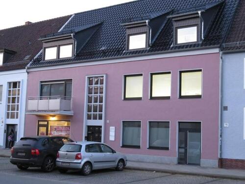 Foto - 2 -Zi.-Dachgeschoss-Wohnung, Wolfsburg, zentr. Lage; mit EBK