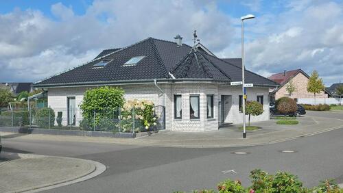 Foto - Hochwertiger freistehender Bungalow in ruhiger Lage von Immerath