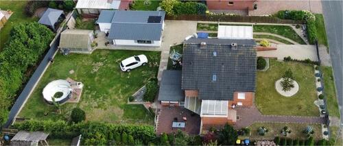 Foto - Einfamilienhaus mit großen Grundstück