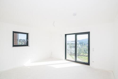 UG_Zimmer_1_Zugang_Terrasse (1) - 