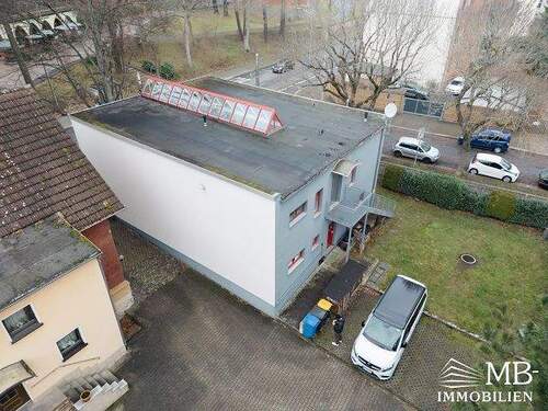 Gesamtansicht mit Garten.jpg - 6 Zimmer Mehrfamilienhaus, Wohnhaus zum Kaufen in Zwickau