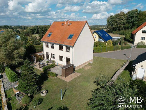 Hinteransicht.jpg - Ein schönes Zuhause mit toller Aussicht