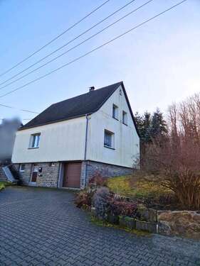 Einfahrt - Einfamilienhaus mit 105,00 m&sup2; in Olbernhau-Pfaffroda zum Kaufen