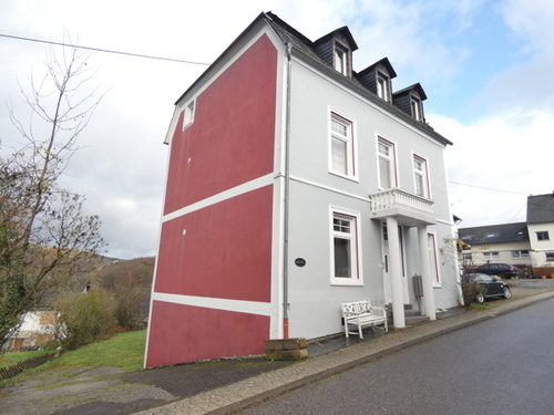 Straßenansicht - 7 Zimmer Mehrfamilienhaus, Wohnhaus zum Kaufen in Altlay