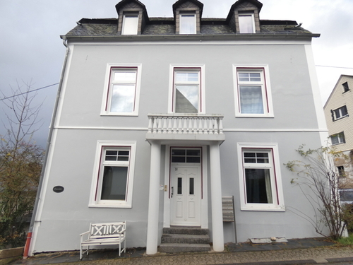 Frontalansicht - 7 Zimmer Mehrfamilienhaus, Wohnhaus in Altlay