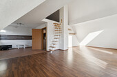 Wohnbereich DG mit Wendeltreppe zum Spitzboden/ WE 2 - 