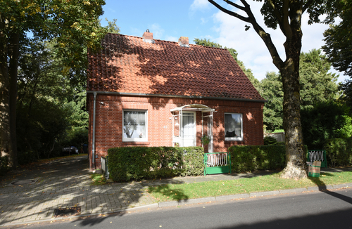 Vorderansicht - Vermietetes Einfamilienhaus in zentraler Lage!