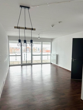 Whg. 6 - Wohnzimmerbereich - gemütliche Obergeschosswohnung mit großem Balkon!