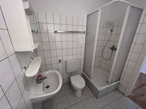 Badezimmer Referenz - 2 Zimmer Erdgeschoßwohnung in Leipzig