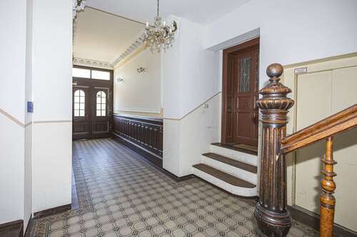 Treppenhaus EG - Erdgeschoßwohnung mit 82,66 m² in Leipzig zum Kaufen