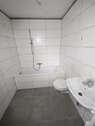 Badezimmer (Referenzfoto) - 2 Zimmer Erdgeschoßwohnung in Halle (Saale)