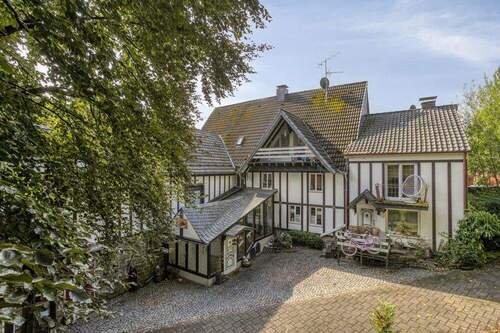 Ansicht - Außergewöhliches Anwesen mit mehreren Häusern mitten in der Natur