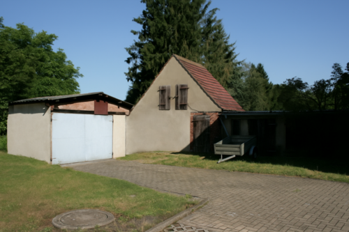 Nebengebäude und Garage - 