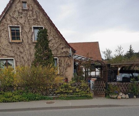 Bild 1 - Kleines Bauernhaus mit Scheune und Nebengebäude