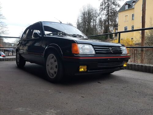 Peugeot 205