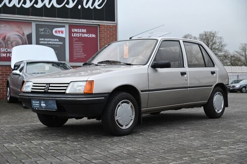 Peugeot 205