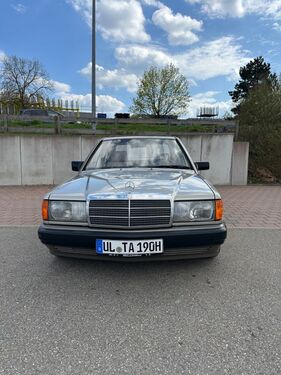 Mercedes-Benz 190