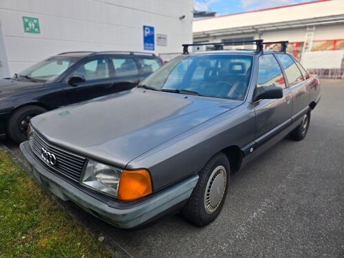 Audi 100