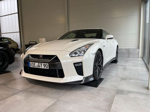 Nissan GT-R