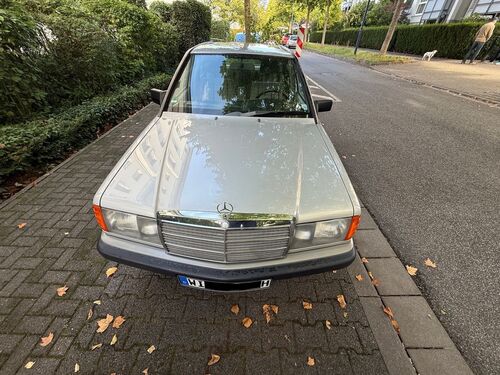 Mercedes-Benz 190