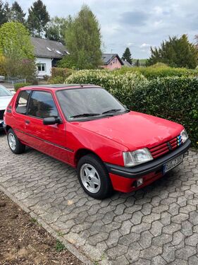 Peugeot 205