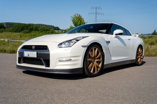 Nissan GT-R