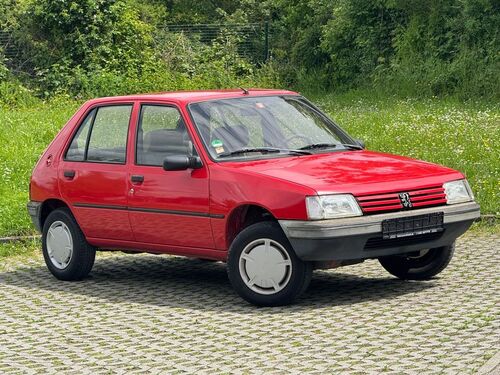 Peugeot 205
