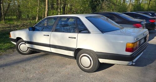 Audi 100