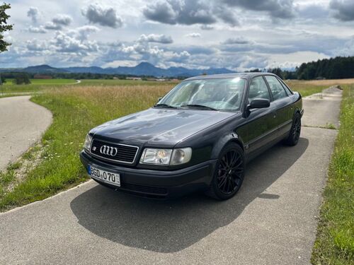 Audi 100