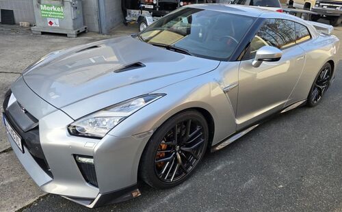 Nissan GT-R