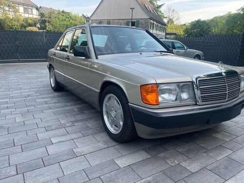 Mercedes-Benz 190