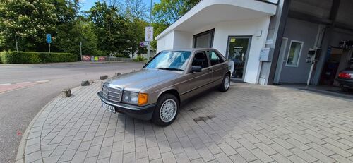 Mercedes-Benz 190