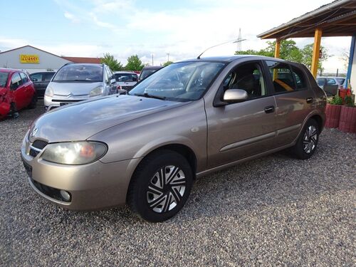 Nissan Almera