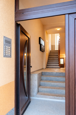 Gepflegter Hauseingang/Flur - 