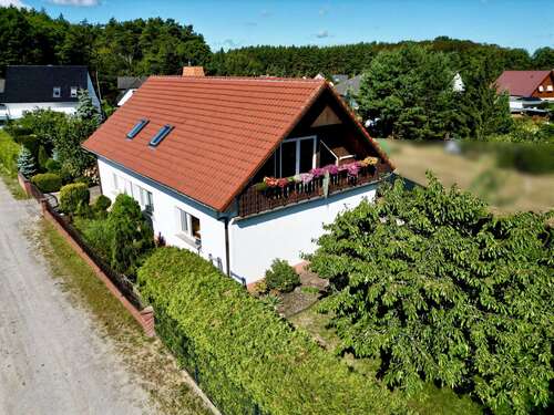 Einfamilienhaus - Schrägansicht - 4 Zimmer Einfamilienhaus in Kolkwitz